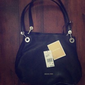 Michael Kors Leather shoulder tote REDUCED!